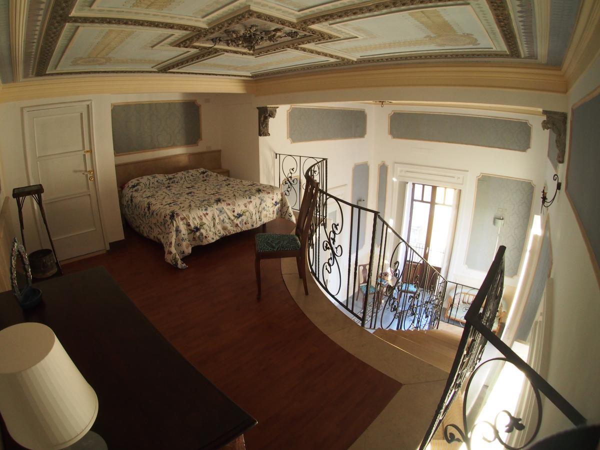 Apartament Casa Felice Nel Centro Storico, Tra Etna E Mare Katania Zewnętrze zdjęcie